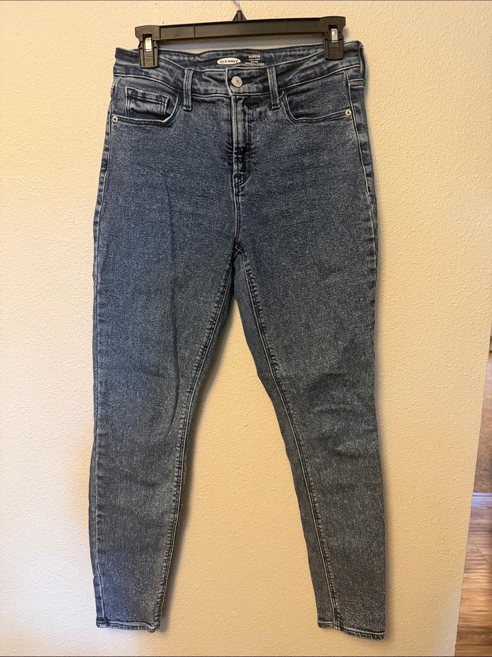 Old Navy Women's Skinny Jeans in Washed Blue